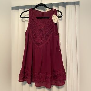 NWT-Entro tank, size small, lined with lace detail.